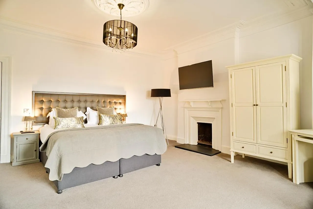 Apple Apartamentos Edimburgo 0*,