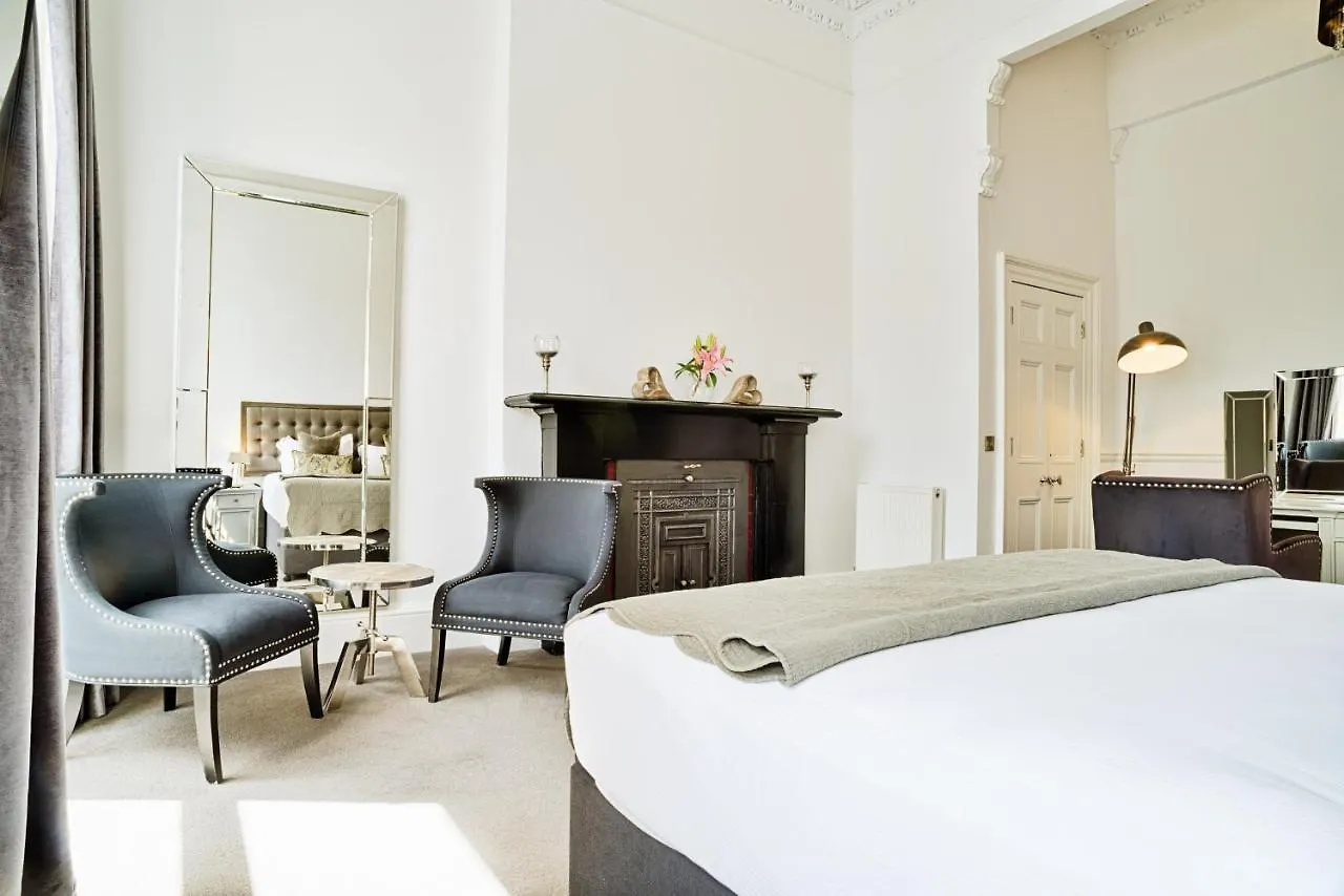 Apple Apartamentos Edimburgo 0*,